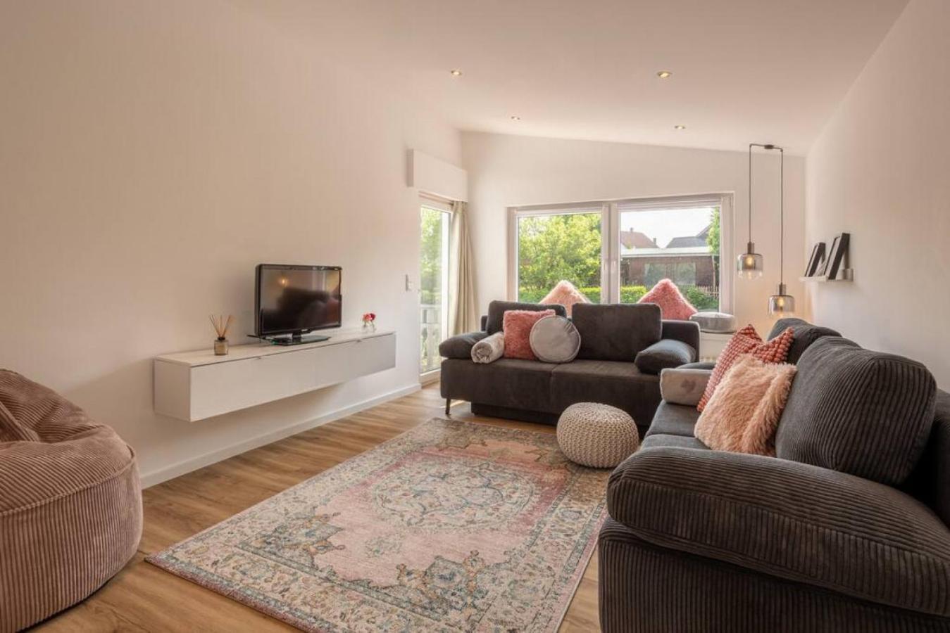 Adenauer Zwoelf - Das 5 Sterne Ferienhaus Mit Sauna Und Garten Am Eifelsteig Kerpen  Exteriör bild